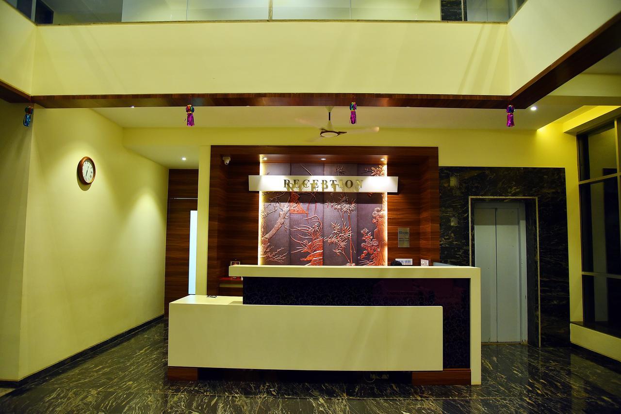 Hotel Sadhana Executive Dapoli Exterior photo